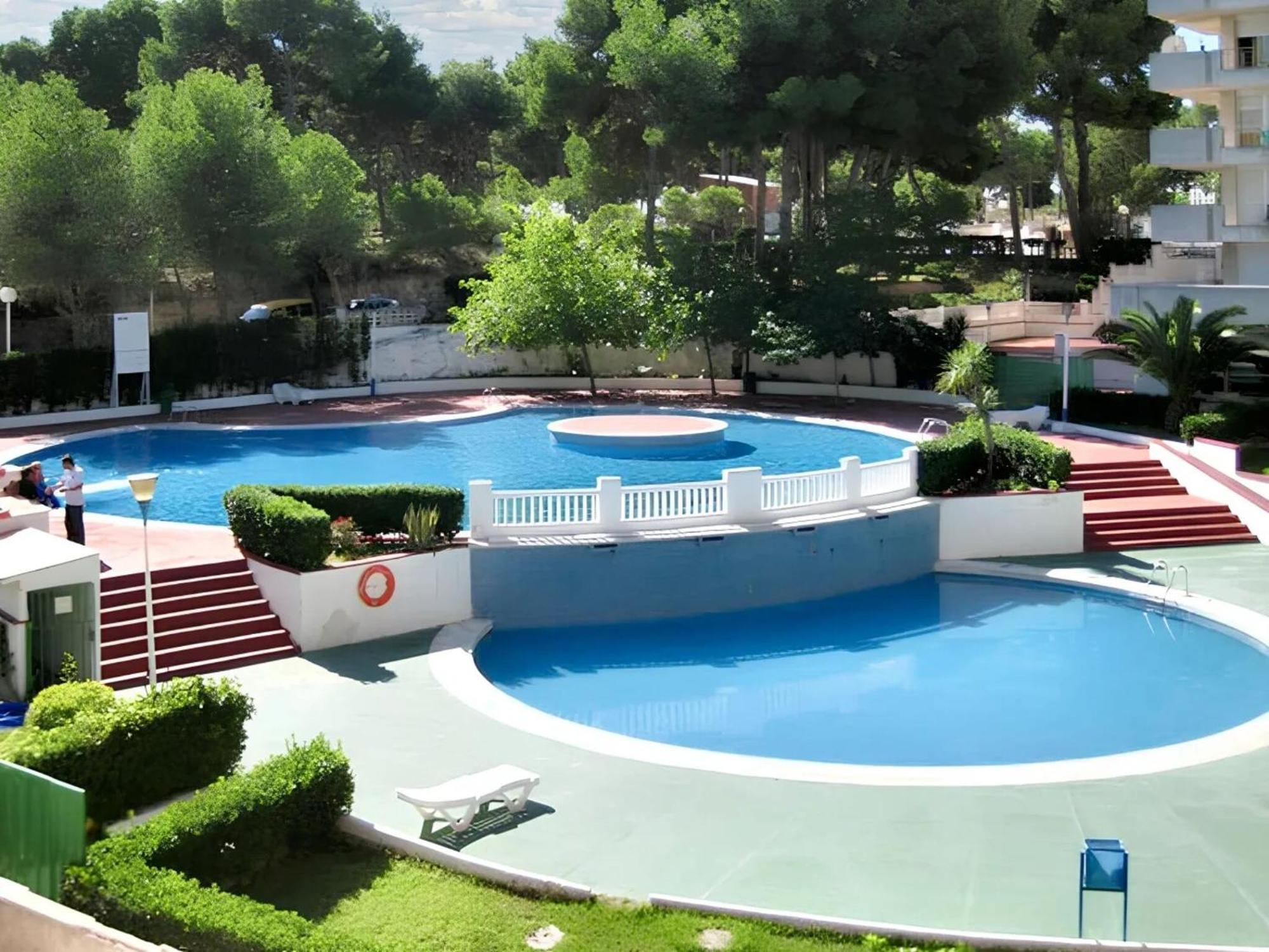 Modern With Pool Apartment *