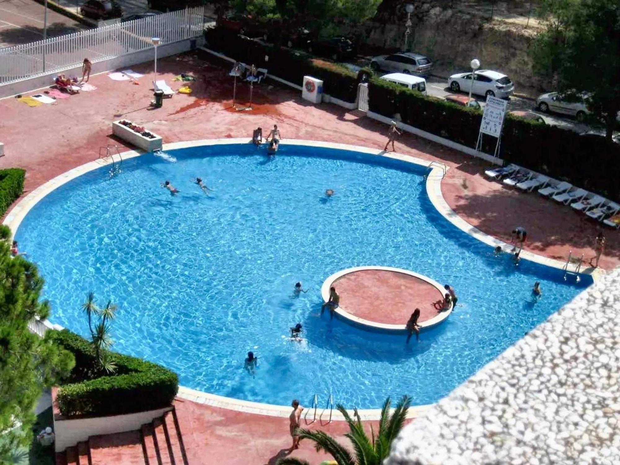 Modern With Pool Apartment *